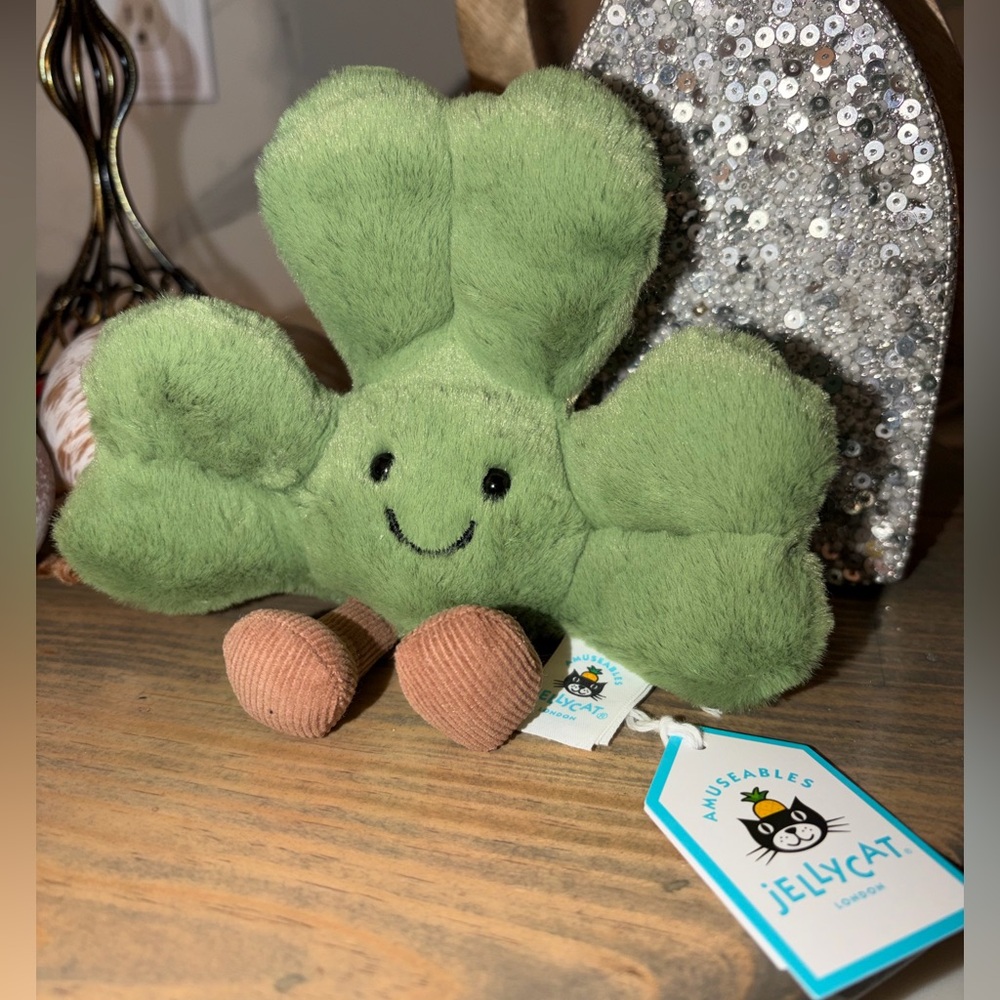 SOLD DO NOT BUY Jellycat Amuseables Siofra Shamrock